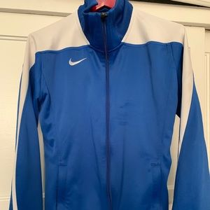 Women jackets loooks brand new!!